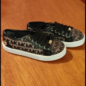 New!! Michael kors kids shoes
